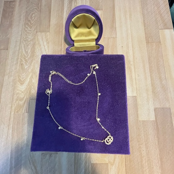 Gucci Necklace 18k Running G Gold and Diamond - Authentic, perfect condition. - Picture 2 of 3